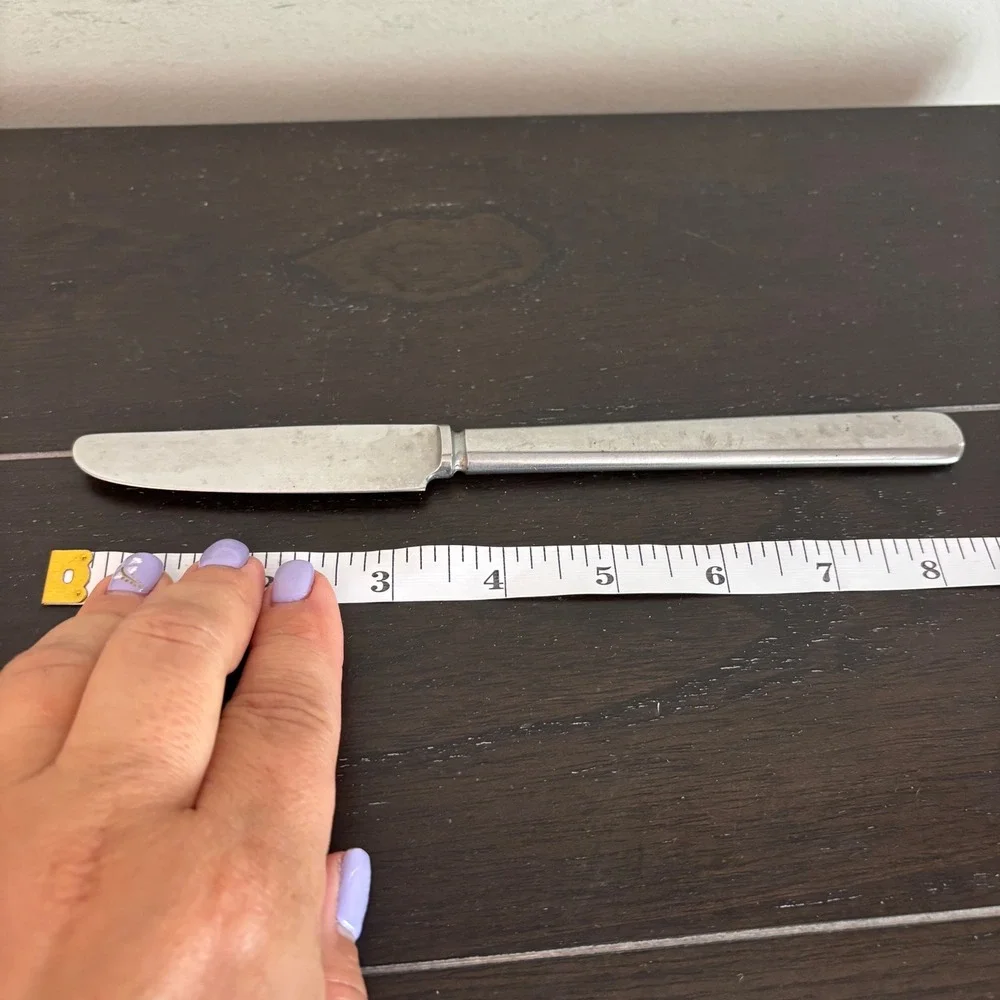 Vintage‎ Silver Tone Dinner Knife Minimalist Rounded Handle Flatware 8.5